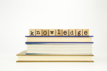 叶片一能进行光合作用着部位是（　　）A．只有表皮细胞B．只有叶肉细胞C．只有保卫细胞D．所有含叶绿体的